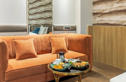 Mansarovar Hotel | Hotel Royal Bagh - Opposite City Park