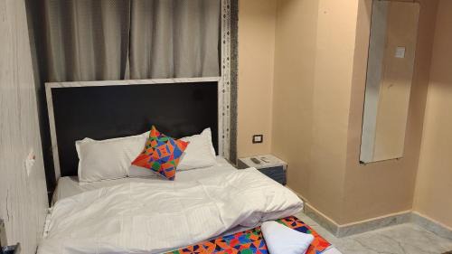 Kolkata House | Hotel royale
