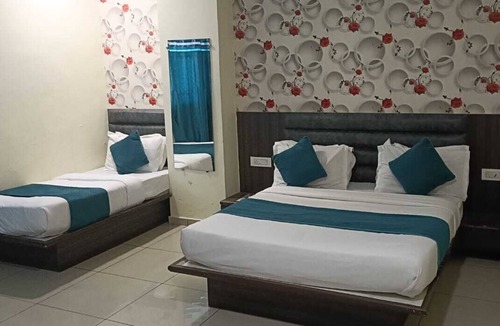 Vadodara Hotel | HOTEL SHIV RESIDENCY