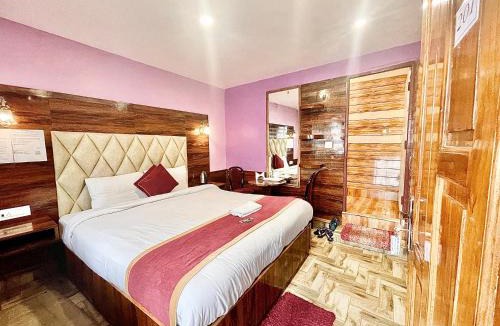 Darjeeling Hotel | HOTEL SHIVAM ! DARJEELING MALL ROAD hotel-at-prime-location and Spacious-Room with-wi-fi-availability