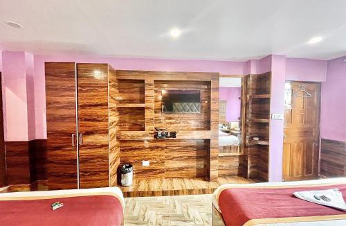 Darjeeling Hotel | HOTEL SHIVAM ! DARJEELING MALL ROAD hotel-at-prime-location and Spacious-Room with-wi-fi-availability
