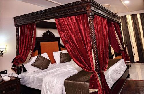 Vrindavan Hotel | Hotel Shringar Mahal Vrindavan