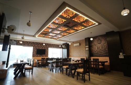 Shivalik Nagar Hotel | Hotel SR Grand
