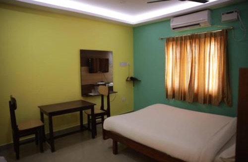 Mahabalipuram Beach Hotel | Hotel Sri Murugan Guest House