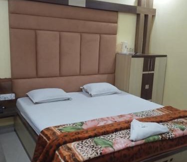Tarapith Hotel | Hotel Srikrishna International