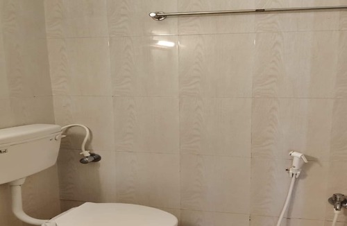 Kalapet Hotel | Hotel Tenach