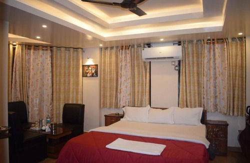 Krishnanagar Hotel | HOTEL THE PRIMIUM ( RASHIK BANGALI )