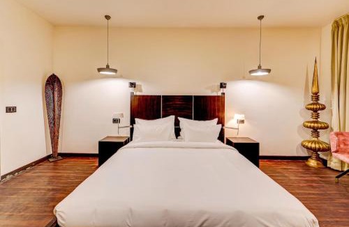 Thousand Lights West Hotel | HOTEL THE SLATE Near APOLLO HOSPITAL & US EMBASSY