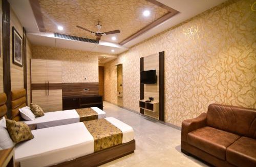 Faizabad Hotel | Hotel Trimurti By Carlton Suites