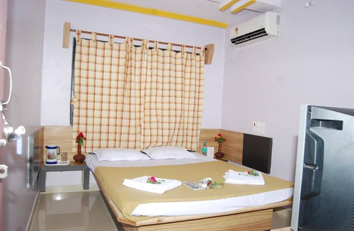 Shirdi Hotel | Hotel Utsav
