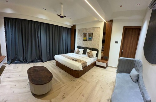 Vadodara Hotel | Hotel Vallabh Sky