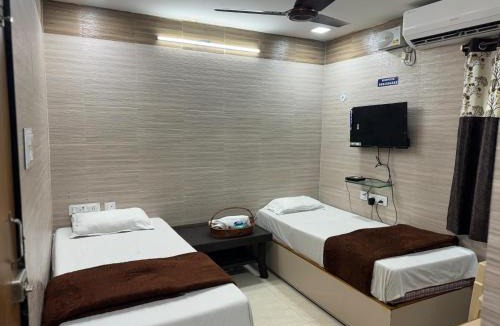 Rajahmundry Hotel | HOTEL VALLABHA RESiDENCY
