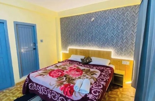 Vrindavan Hotel | Hotel ved