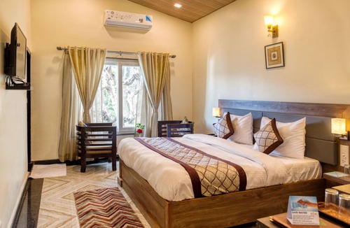 Bhimtal Hotel | Hotel Walnut Creek