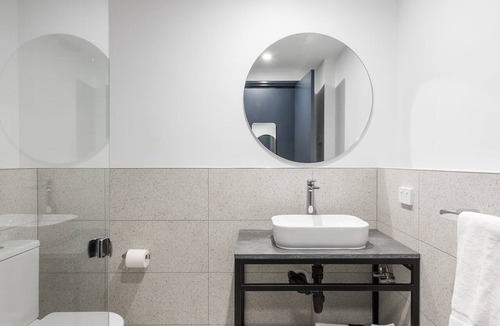 Adelaide Central Business District Hotel | HotelMOTEL Adelaide