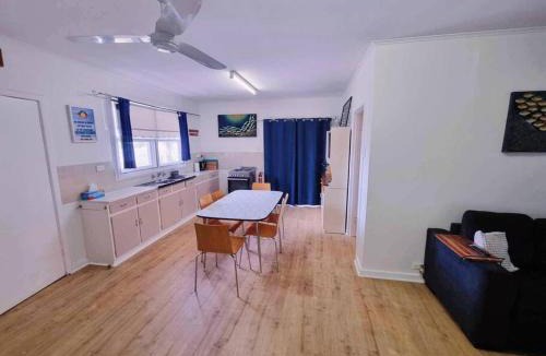Lake Wangary House | Howsthaserenitee - 3BR house with bay views