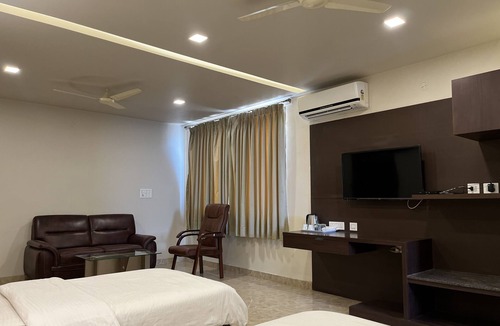 Chittoor Hotel | HSM Grand