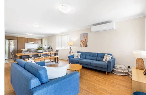 Cessnock House | Hunter Home with POOL/CINEMA ROOM/PING PONG