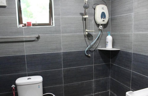 Kampung Kuala Dal House | HYDRANGEA 1 BEDROOM HOUSE