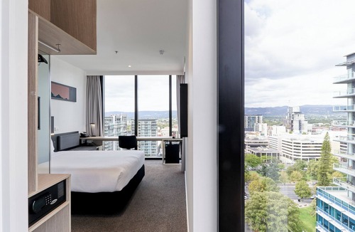 Adelaide Central Business District Hotel | ibis Adelaide