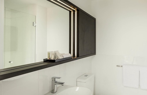 Adelaide Central Business District Hotel | ibis Adelaide