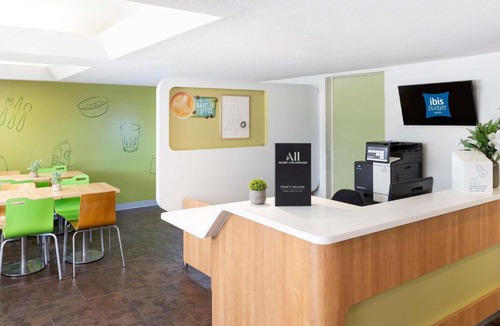 Watson Hotel | ibis Budget Canberra