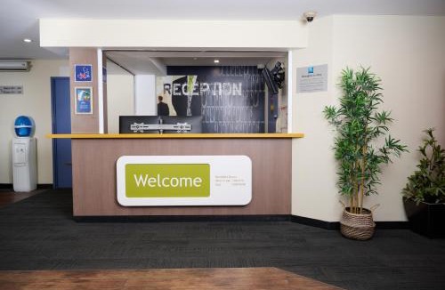 Redcliffe Hotel | ibis Budget Perth Airport