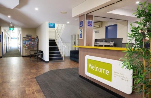 Redcliffe Hotel | ibis Budget Perth Airport