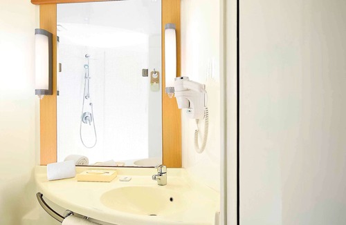 Navalur Hotel | ibis Chennai SIPCOT Hotel