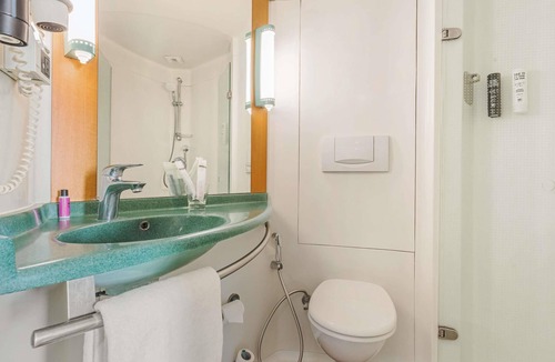 Navalur Hotel | ibis Chennai SIPCOT Hotel