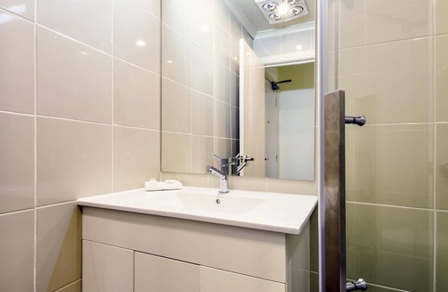 Melbourne Central Business District Hotel | ibis Styles Kingsgate