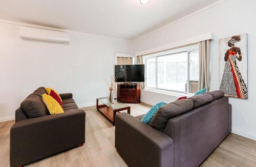 Nowra House | Iconic Escape Nowra