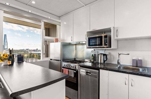 Lavender Bay Resort | Iconic Harbour Bridge & Opera House Views