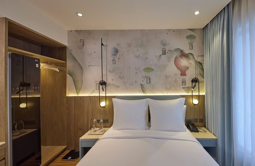 Vile Parle East Hotel | ICONIQA Hotel, Mumbai International Airport