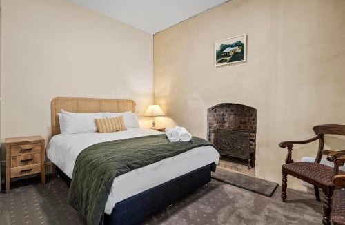 West Bendigo House | Idyllic, peaceful and historical cottage minutes from Bendigo's CBD