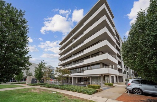 Barton Apartment | Impeccable 1-Bed with Alfresco Dining in Barton