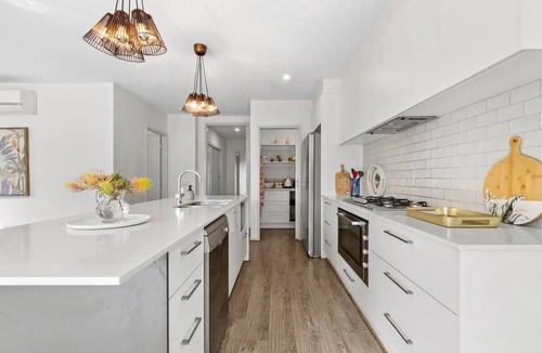 Ocean Grove House | Impress on Empress I 6 BR Pet-Friendly Family Home
