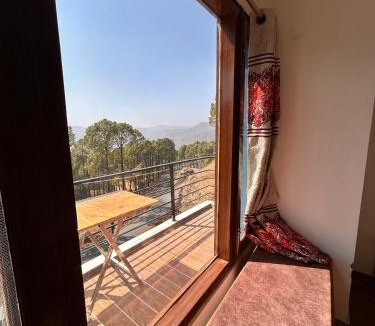 Lansdowne House | In the woods homestay Lansdowne