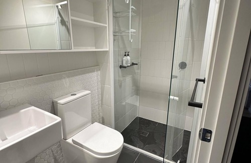 Footscray Apartment | Incredible CBD View Apartment