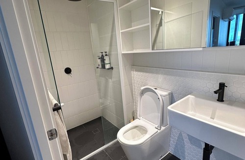 Footscray Apartment | Incredible CBD View Apartment