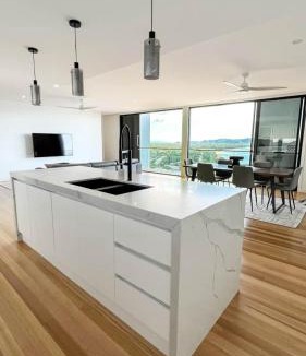 Castle Hill Apartment | Incredible Views, Open Spaces, Luxury Escapes Townsville Villa