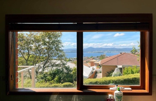 Sandy Bay Villa | Incredible water view Holiday Home at Sandy Bay