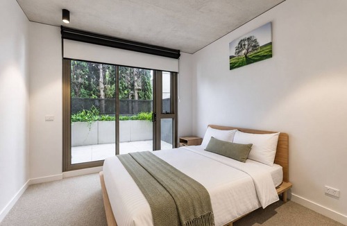 North Melbourne Apartment | Indigo by Ready Set Stay