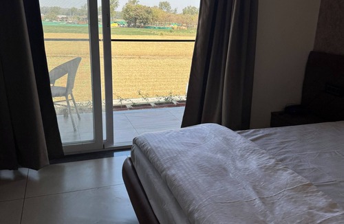 Mhow Hotel | Infinity Resort & Restaurant Inb