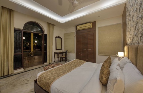 Gurugram Other | Insta-Perfect Sunahari Bagh: Luxe Pool Farmstay Spacious 9BR farmhouse Gurugram