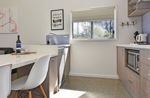 Pokolbin Villa | Ironbark Hill Villa 1