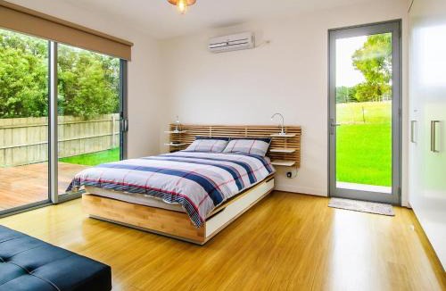 Smiths Beach House | Ironbark on Dolphin