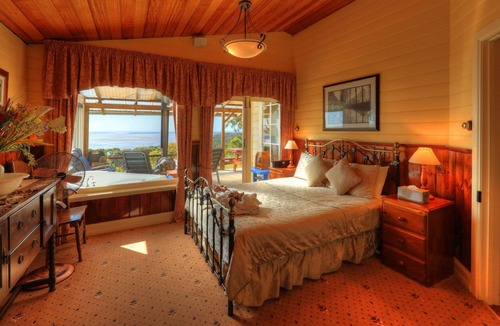 Smithton House | Island View Spa Cottage