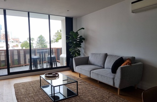 Port Melbourne Apartment | It's Melbourne - by the Beach!