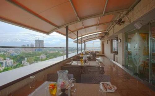 Shanthala Nagar Hotel | Ivory Tower